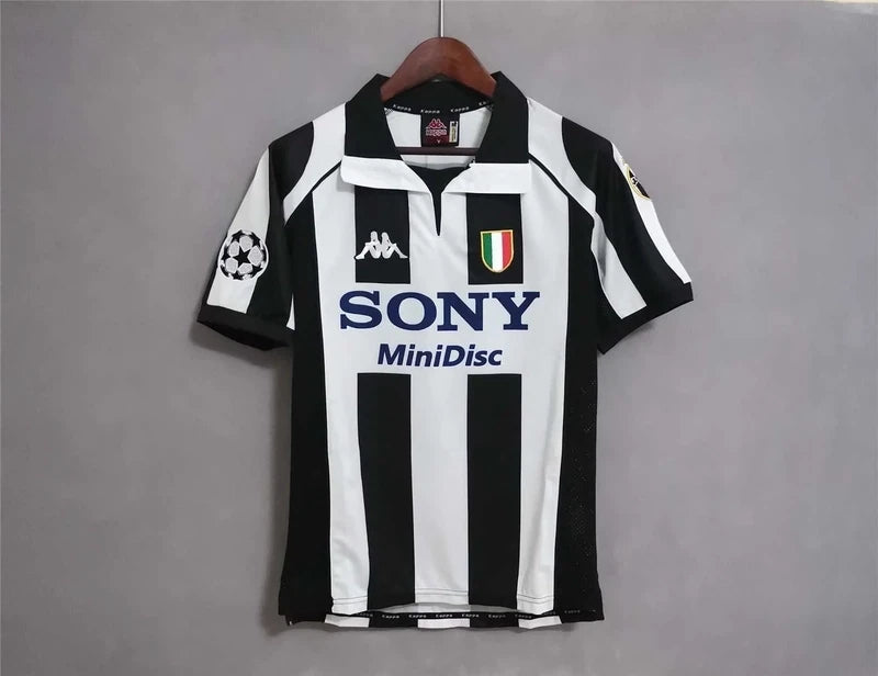 Juventus 1997/1998 Retro Home Kit